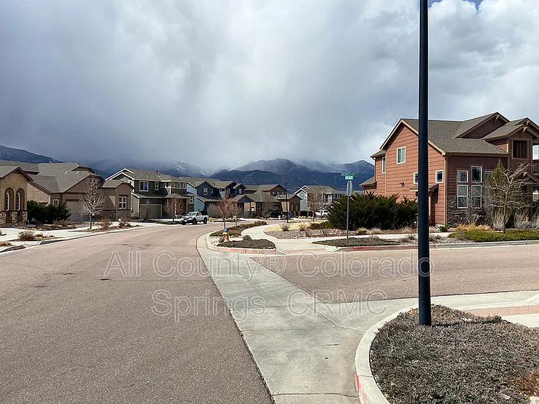 1762 Grand Overlook St — Photo 25