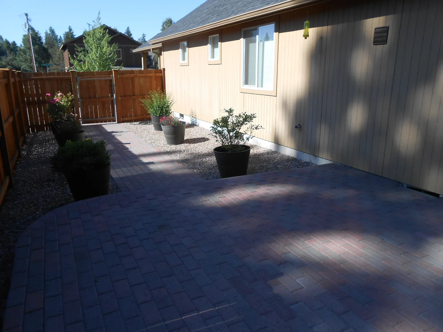 79 EC 20318 Knightsbridge Place - 1 — Photo 3