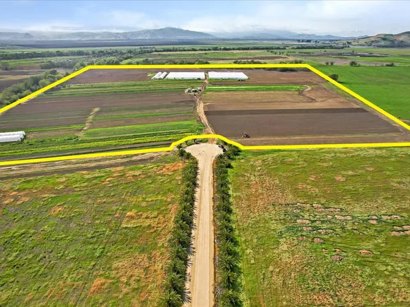 8100 Sofie Ct, Hollister, CA 95023