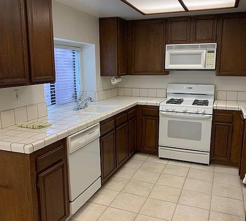 5th image of 21930 Marylee St APT 79