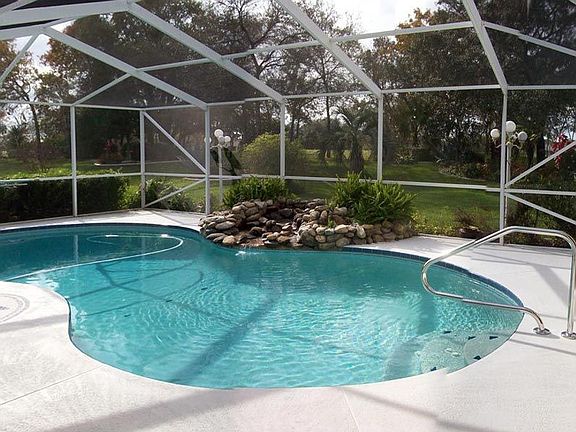 Beautiful Lanai w/Freeform Pool & Waterfall