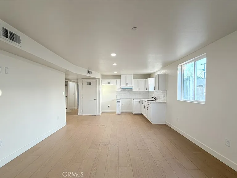 2120 E 92nd St — Photo 11