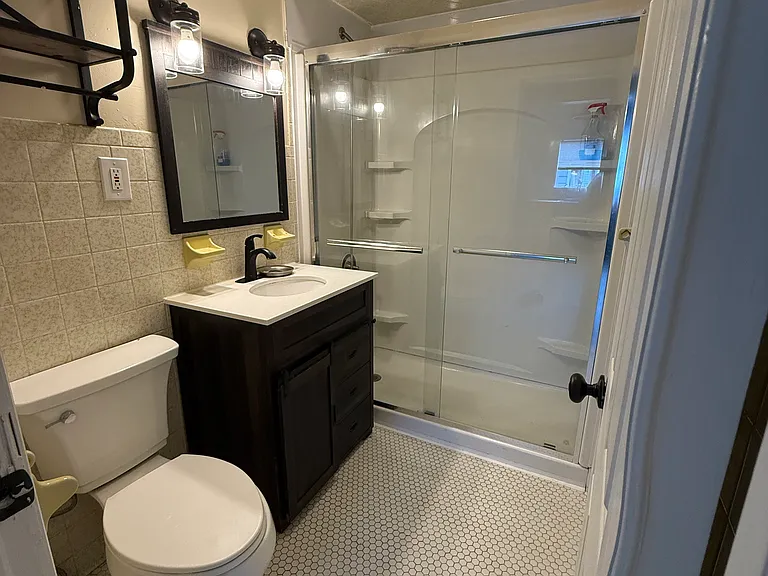 613 Plymouth Pl #1 — Photo 10