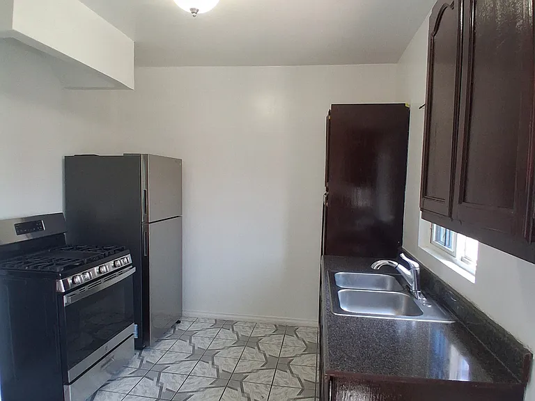 2518 Council St — Photo 2