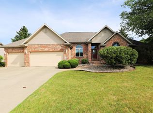 6520 Stonebrook Ln, Flushing, MI 48433