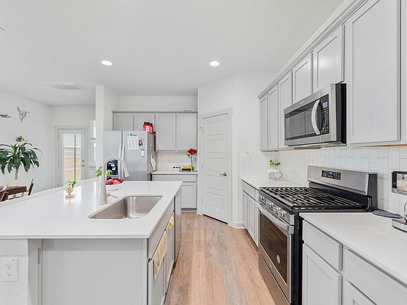 5th image of 225 Tequilana Pass #1