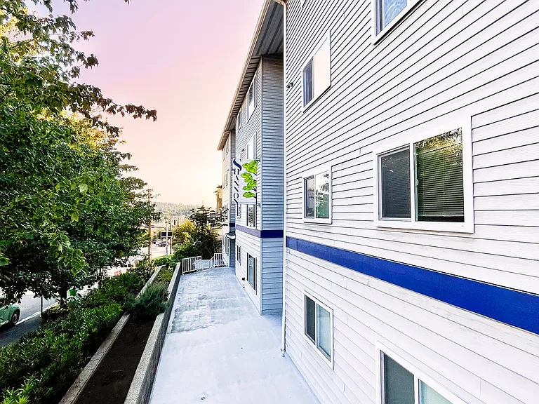 The Shannon Apartments — Photo 3