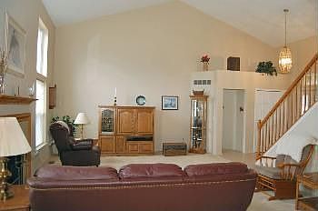 4th image of 2711 Sand Hill Dr