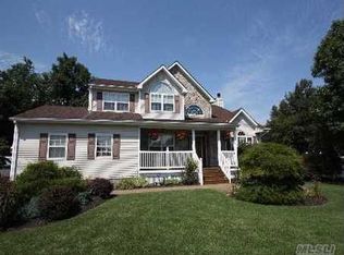 7 Ivy Ct, Centereach, NY 11720