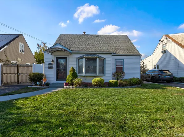 131 Peninsula Boulevard, Valley Stream, NY 11581