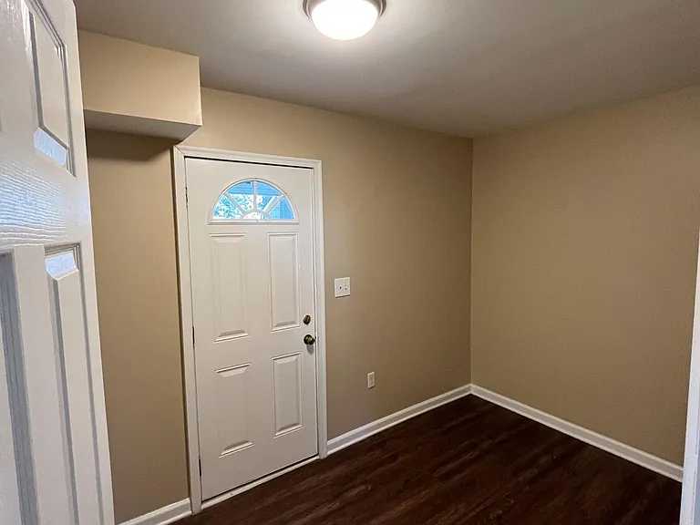5717 Friendswood Dr — Photo 14