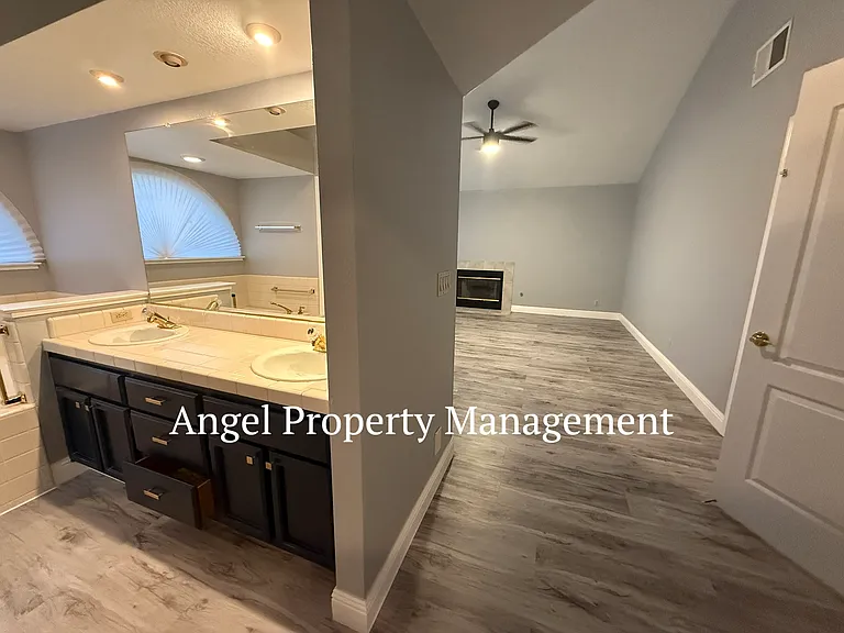 9131 Brienne Way — Photo 15