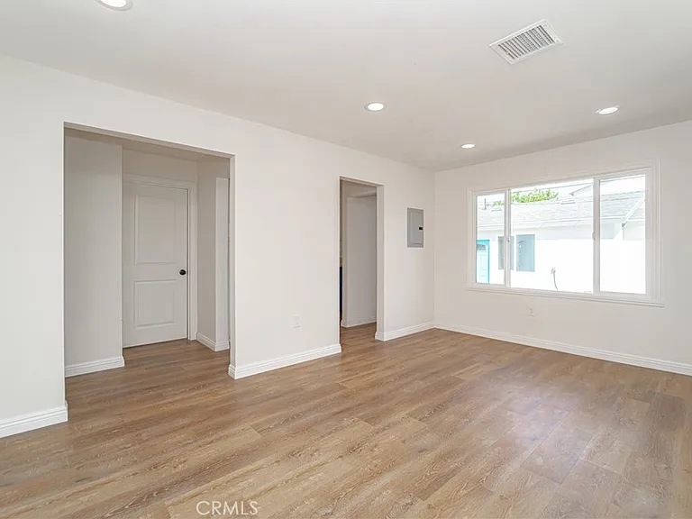 1101 E 115th St — Photo 16