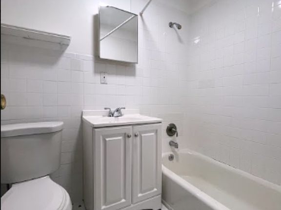 5th image of 1411 Dekalb Ave Floor 3