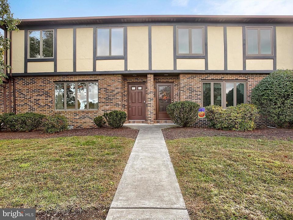 1st image of 3877 N Sarayo Cir