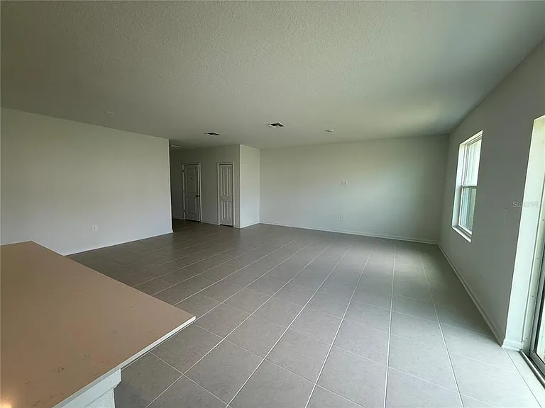 2528 Absolute Ave — Photo 5