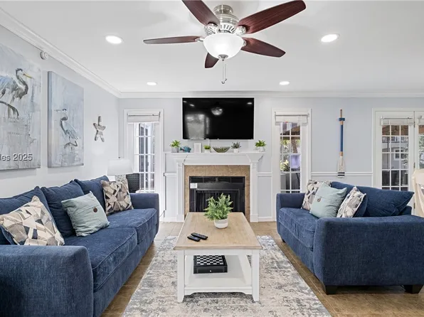 70 Shipyard Dr APT 215, Hilton Head Island, SC 29928