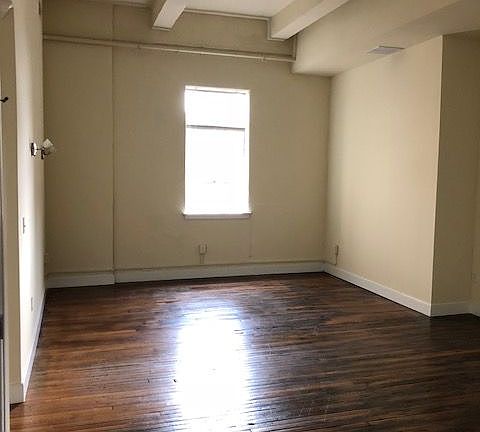 2nd image of 525 E Grace St APT 309