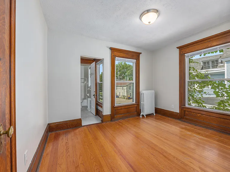 Livingston Ave NE — Photo 9