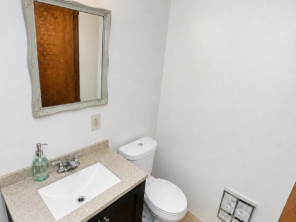 528 Saint Clair Ave