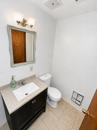 Floor plan 528 Saint Clair Avenue - 2C