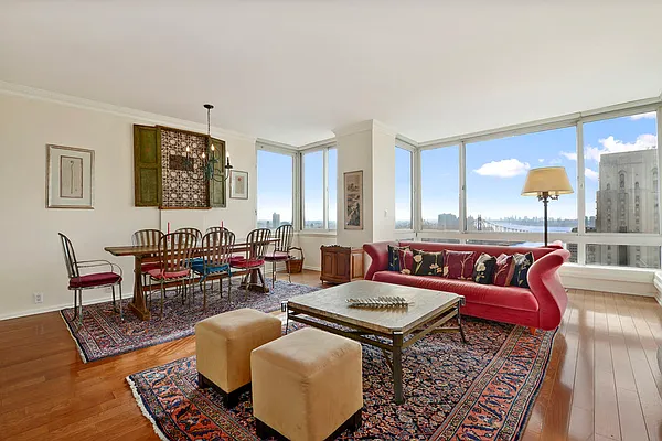 Sold by Corcoran | media 14