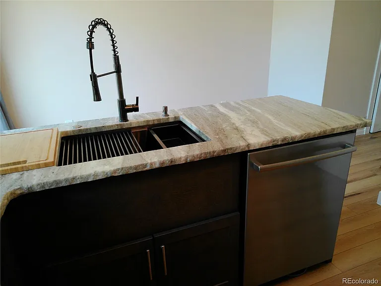 6815 Ravencrest Dr — Photo 14