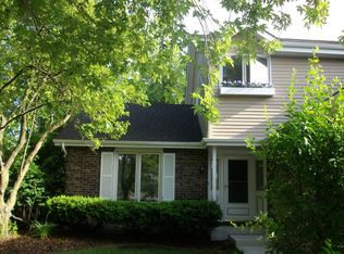 9221 Sunrise Ln, Orland Park, IL 60462