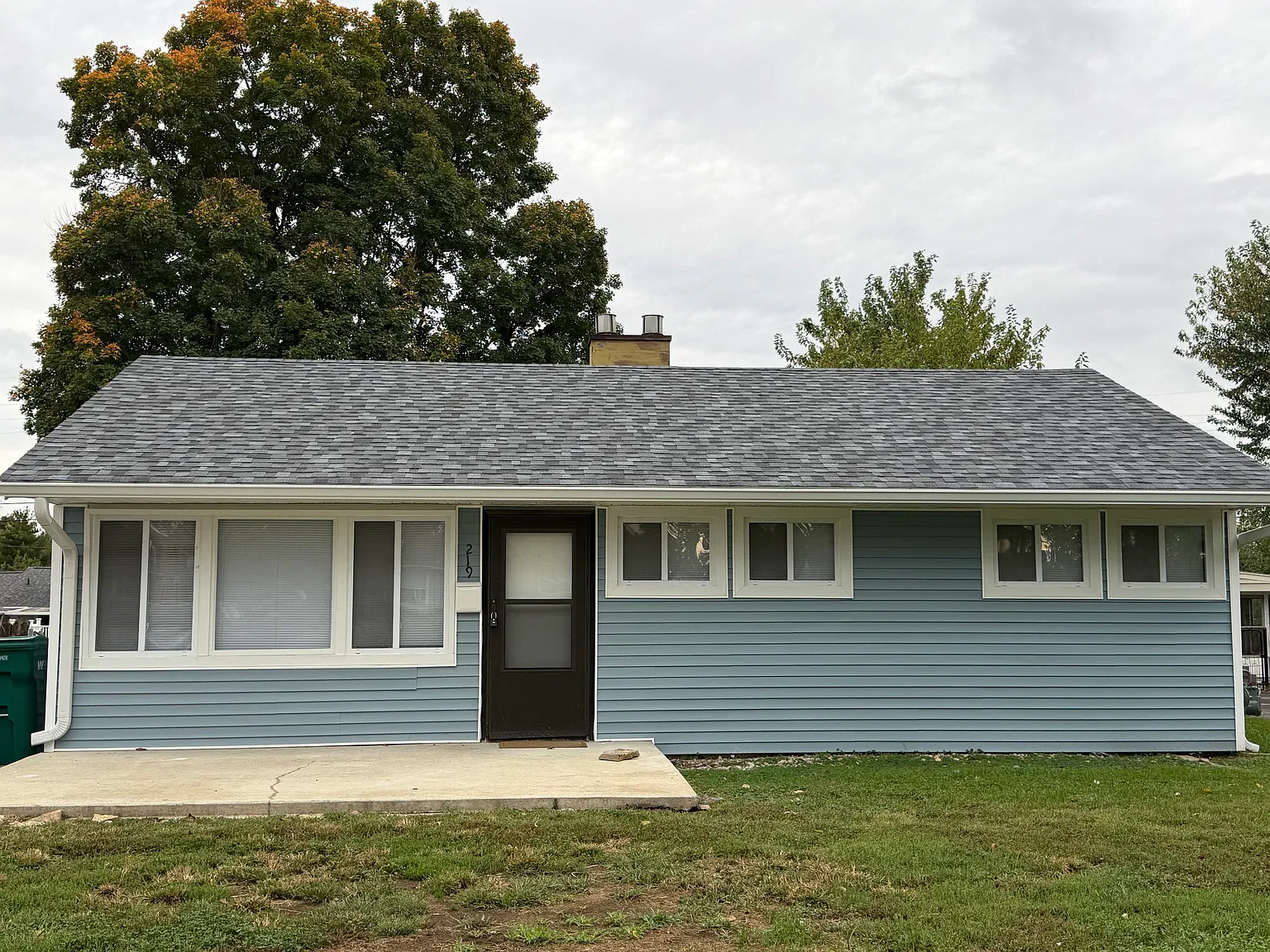 3 bed, 1100 sqft, $1,700 — Photo 1