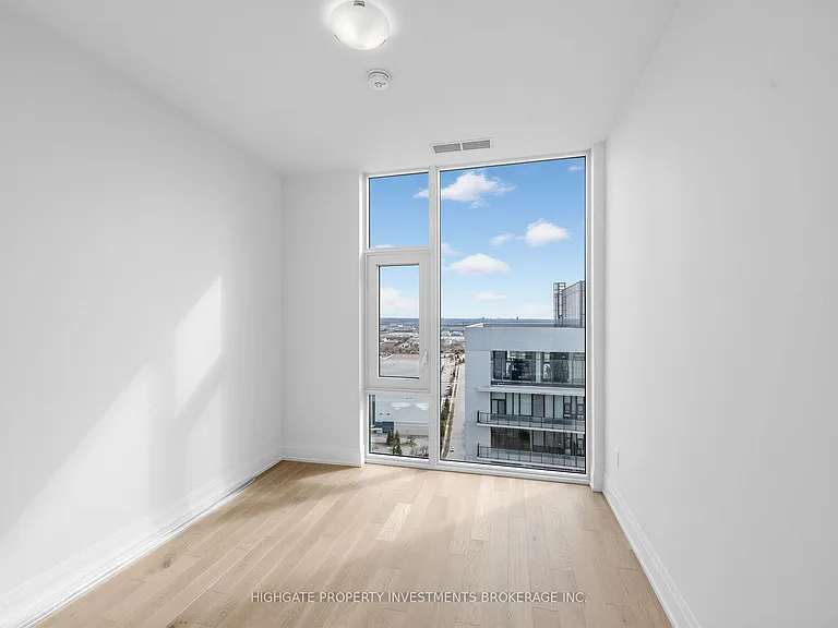 27 Korda Gate #Penthouse 101 — Photo 24