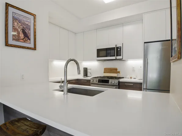 40 Pinehurst Avenue #2D, New York (Manhattan), NY 10033