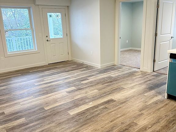 4th image of 34 South St #5