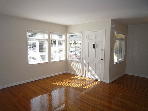 3rd image of 205 Humboldt St