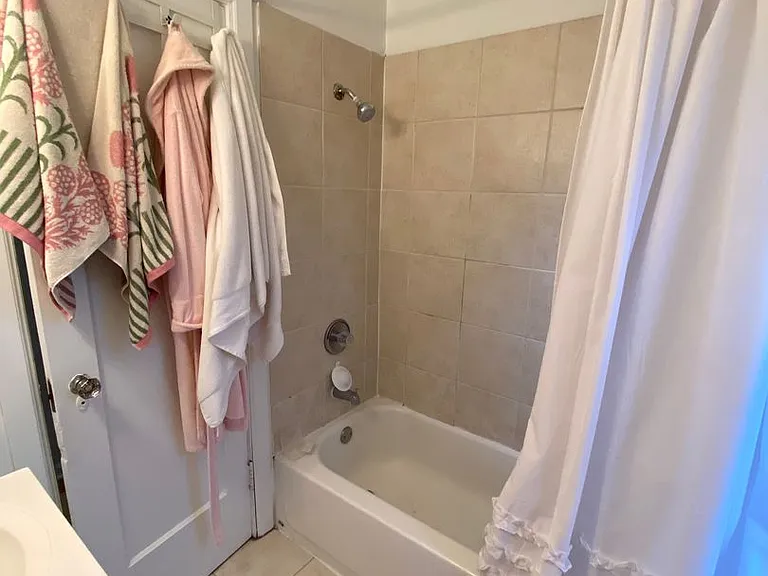 2146 N Dayton St #302 — Photo 8