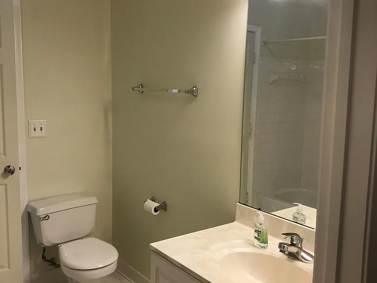 10018 Vanderbilt Cir #4 — Photo 21