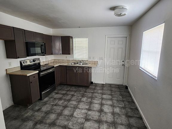 2nd image of 19095 Holly Rd