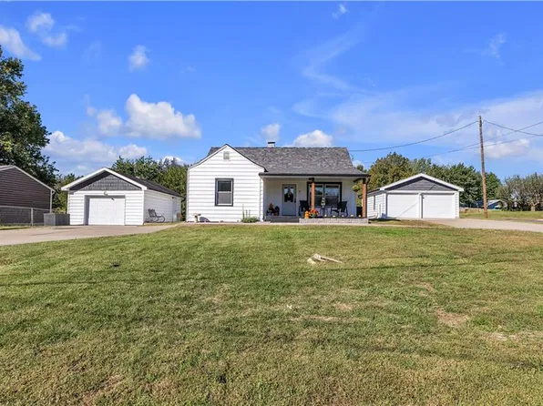 5524 NE Amazonia Rd, Saint Joseph, MO 64505