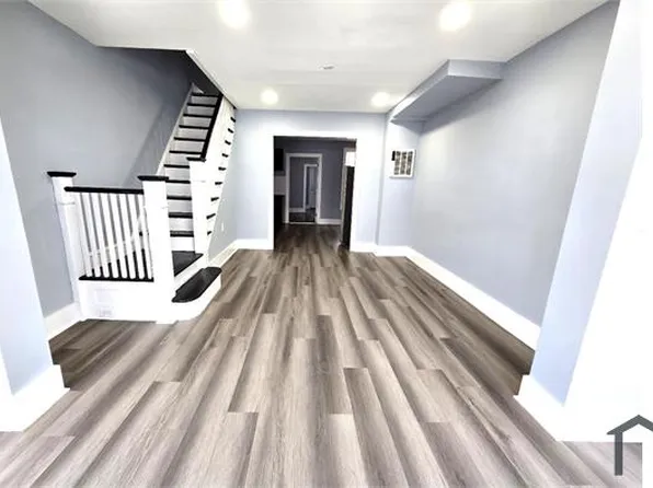 6542 Regent St, Philadelphia, PA 19142