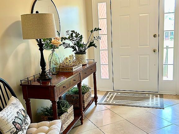 Beautiful Foyer with tiled f