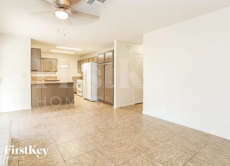 4333 Matinee Ave — Photo 5