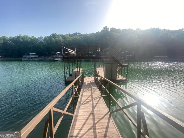 1476 Dobbs Lndg, Hartwell, GA 30643