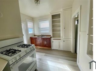 336 40th St #3, Oakland, CA 94609