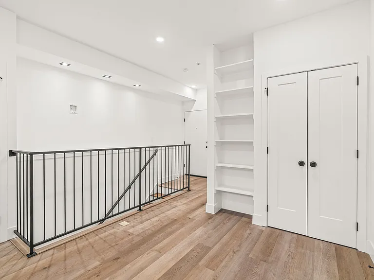 4710 Woodland Ave #A101 — Photo 3