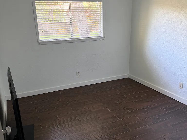 137 Old Angleton Rd — Photo 11