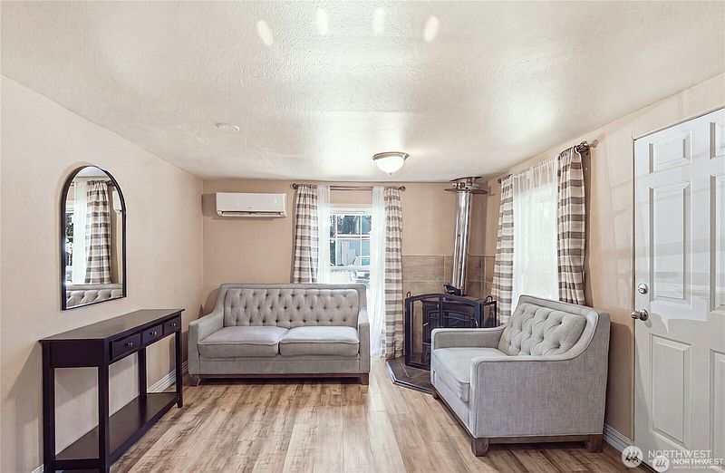 3rd image of 1660 S 333rd Street