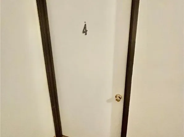 210 W Main St APT 4, Pen Argyl, PA 18072