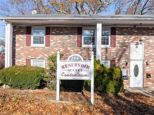 201 Reservoir Ave APT 3, Lincoln, RI 02865