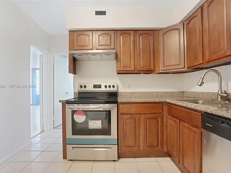 5700 Collins Ave #10C — Photo 9