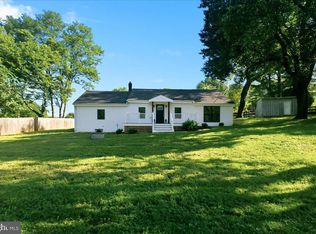 16920 Oliver St, Paeonian Springs, VA 20129
