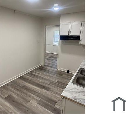 5th image of 3050 Woodview Dr